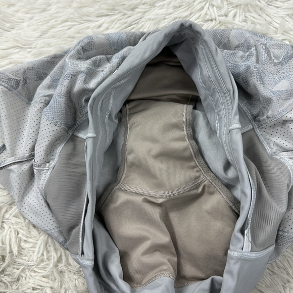 Lululemon Real Quick Short *Perforated 3.5" Jasmine White Multi - Picture 4 of 6